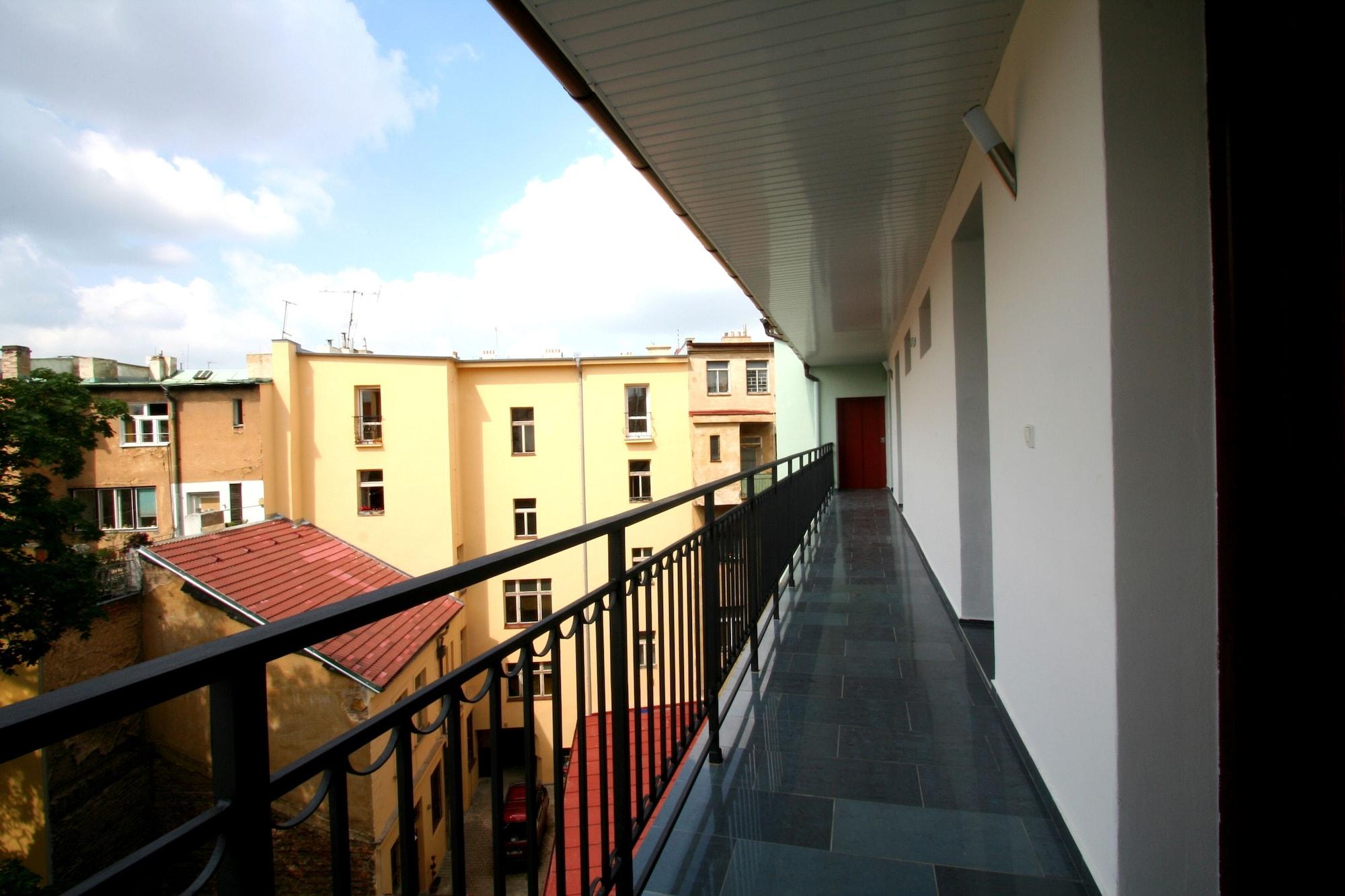 Susa Apartahotel 3*