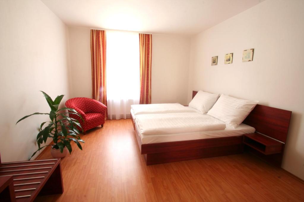 Susa Apartahotel 3*